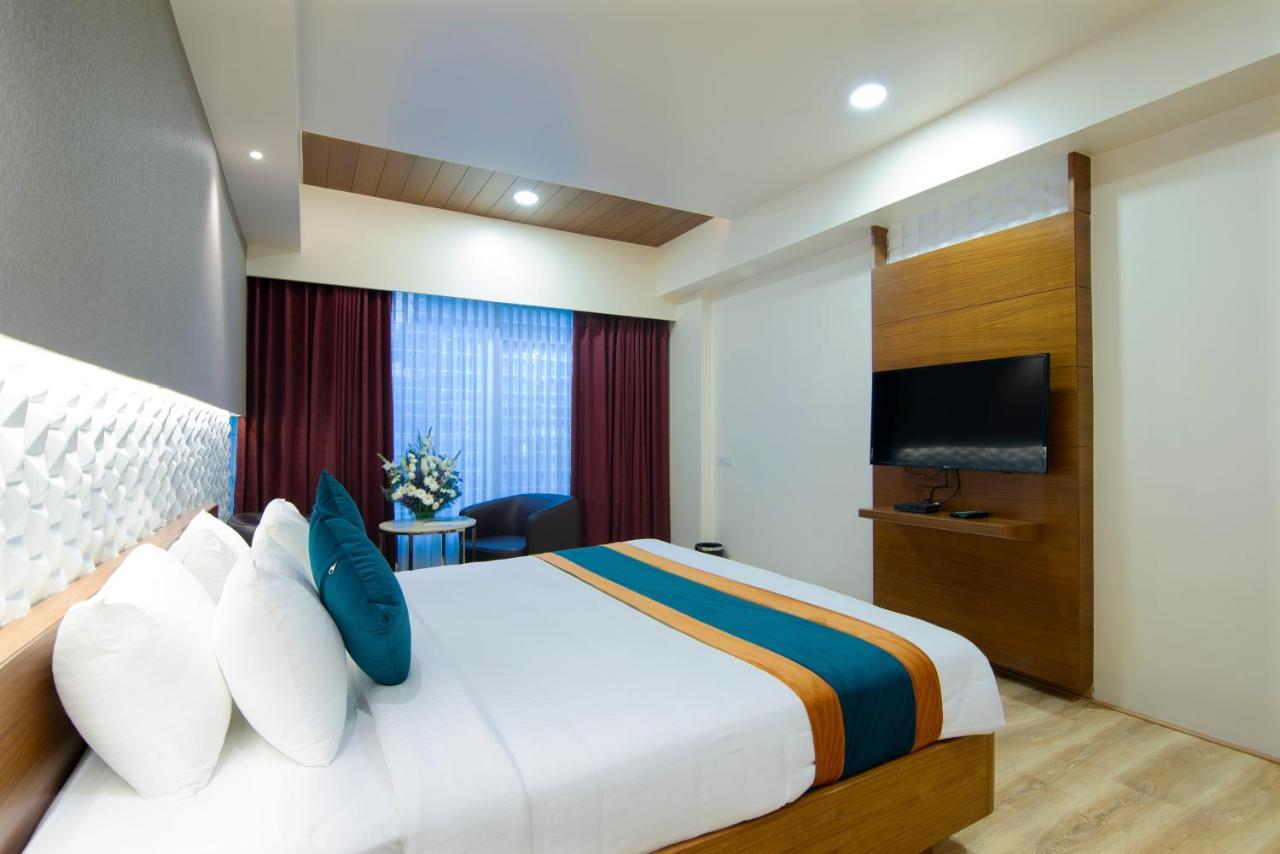 Zion - A Luxurious Hotel Bengalúr Exteriér fotografie